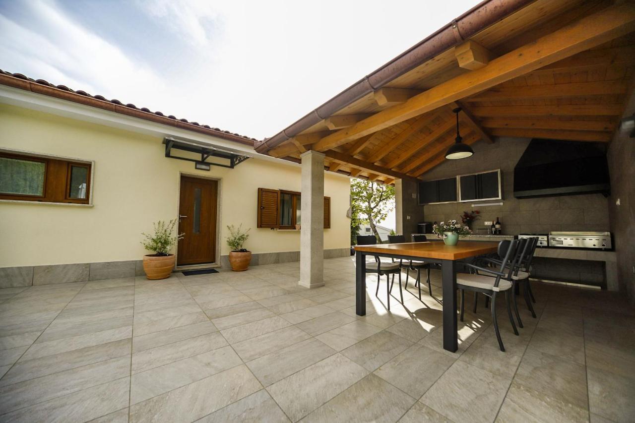 Villa Casa Tilia à Sapjane Extérieur photo